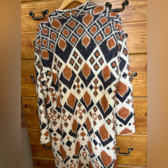 Patterned Cardigan​ - Picture 3 of 5